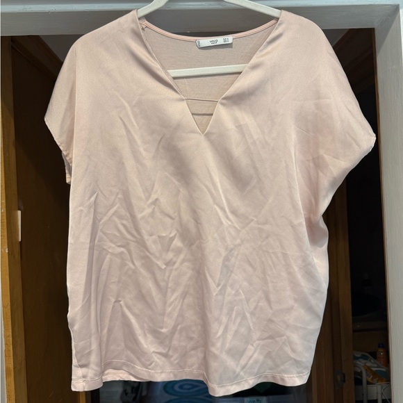 Tops - Gorgeous light pink Mango top EUC